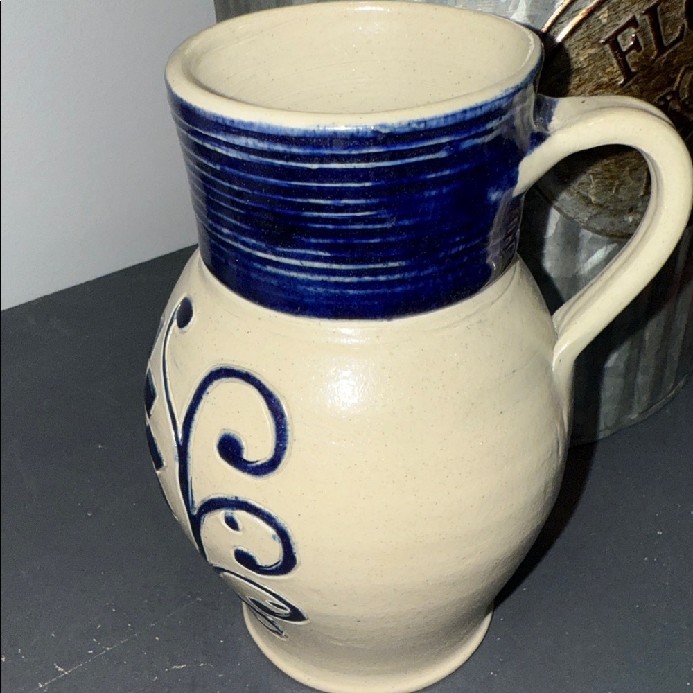 Handcrafted Williamsburg Pottery Jug w/  Handle - Grey and Cobalt Navy Glaze - Picture 10 of 11